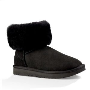 UGG Women's Classic Short Black